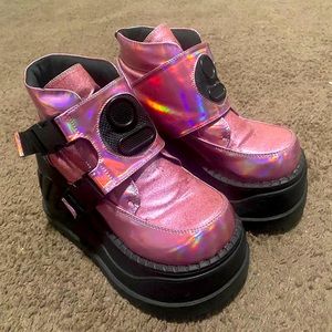 Pink STOMP-15 Demonias